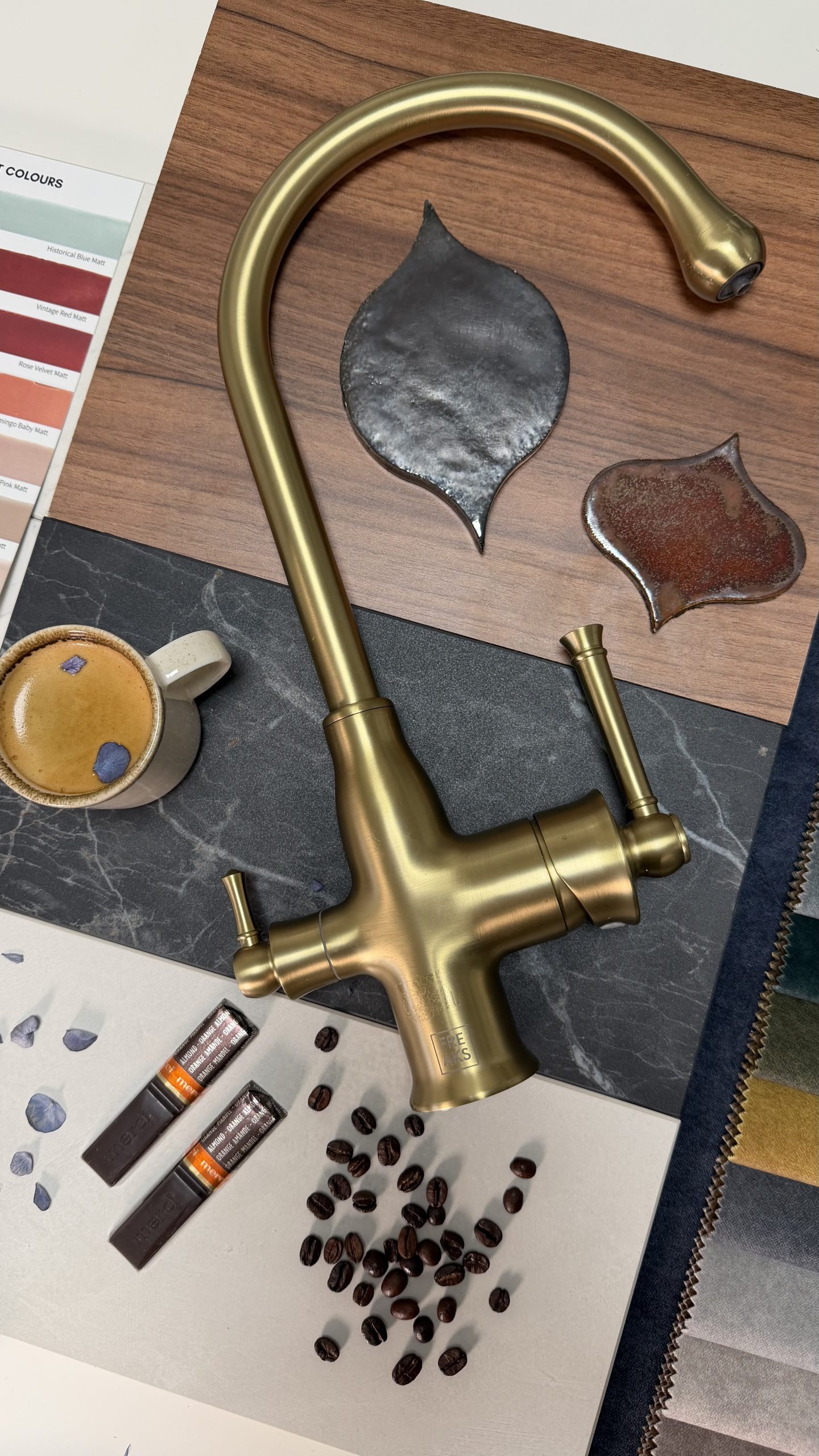 RETRO BATERIA Z MOŻLIWOŚCIĄ FILTRACJI WODY ZŁOTA SZCZOTKOWANA W KOMPLECIE Z FILTREM – FREAKS & NABAKOWSKA