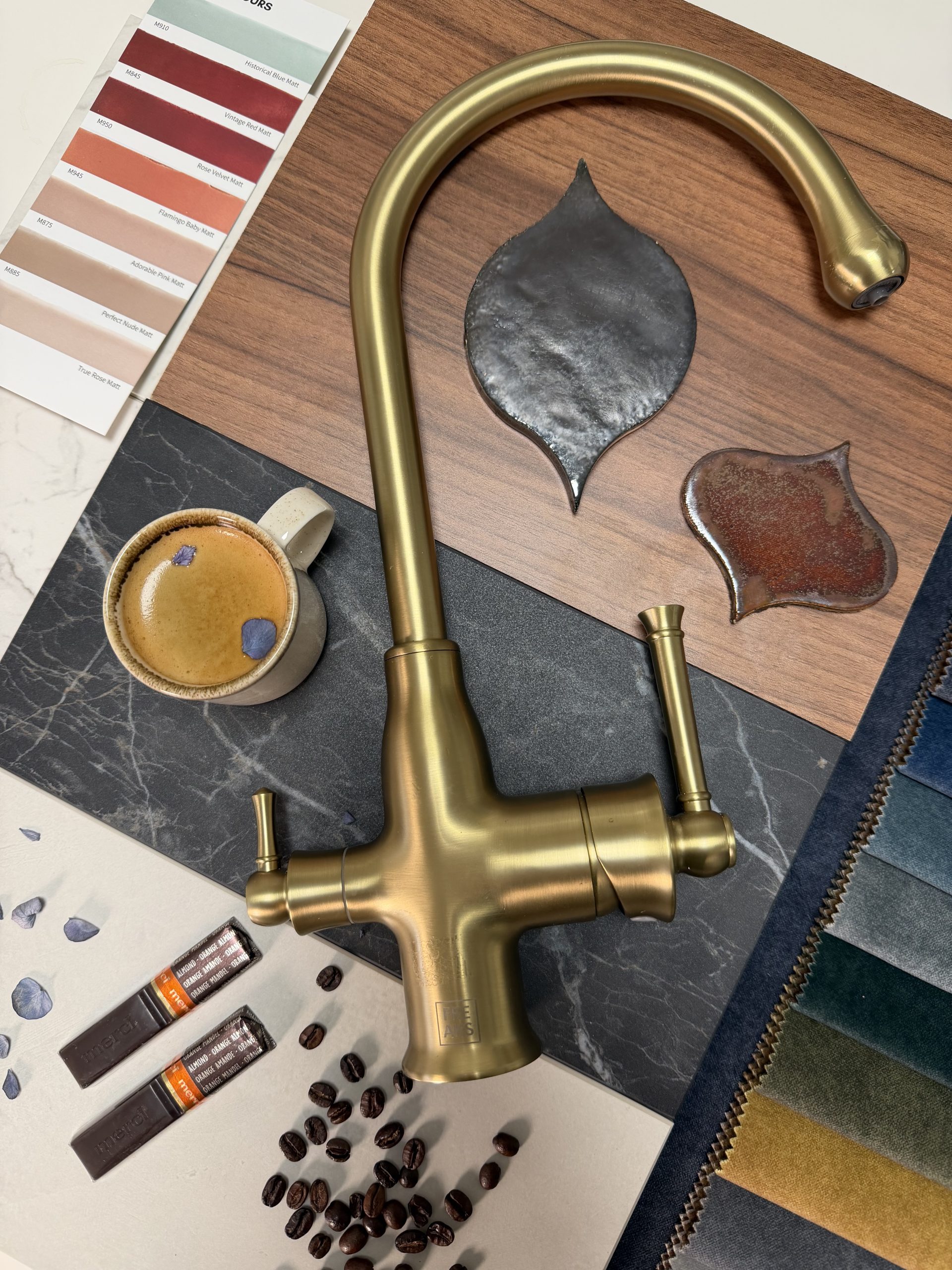 RETRO BATERIA Z MOŻLIWOŚCIĄ FILTRACJI WODY ZŁOTA SZCZOTKOWANA W KOMPLECIE Z FILTREM – FREAKS & NABAKOWSKA