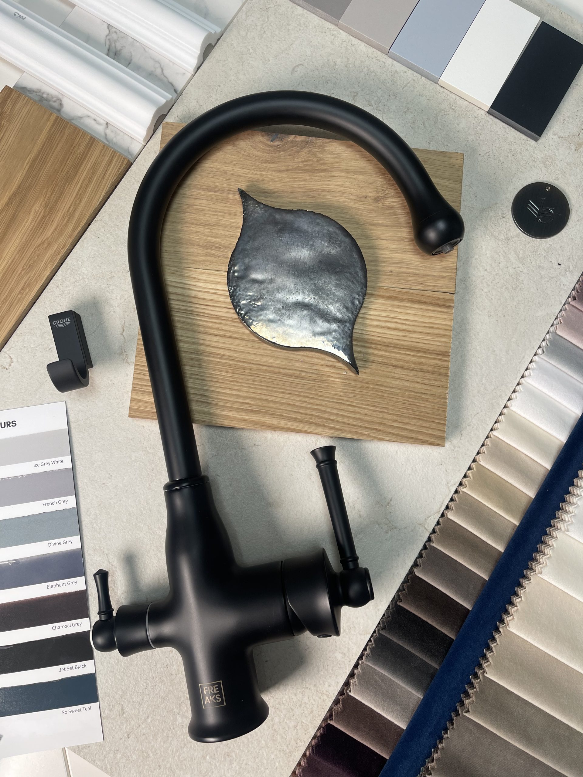 RETRO BATERIA Z MOŻLIWOŚCIĄ FILTRACJI WODY CZARNY MAT – FREAKS & NABAKOWSKA RETRO BATERIA Z MOŻLIWOŚCIĄ FILTRACJI WODY CZARNY MAT – FREAKS & NABAKOWSKA